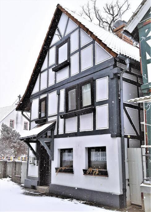Fachwerkhaus Mitten In Der Altstadt - Ferien In Rotenburg 로텐부르크안데어풀다 외부 사진